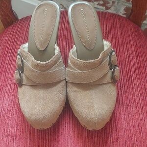 Dana Buchman Suede Clogs Size 6